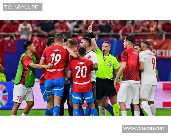 欧联杯巴黎圣日耳曼大胜多特蒙德争议判罚引发全场热议